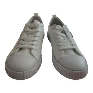 Levi’s Women’s Malibu Sneakers – All White